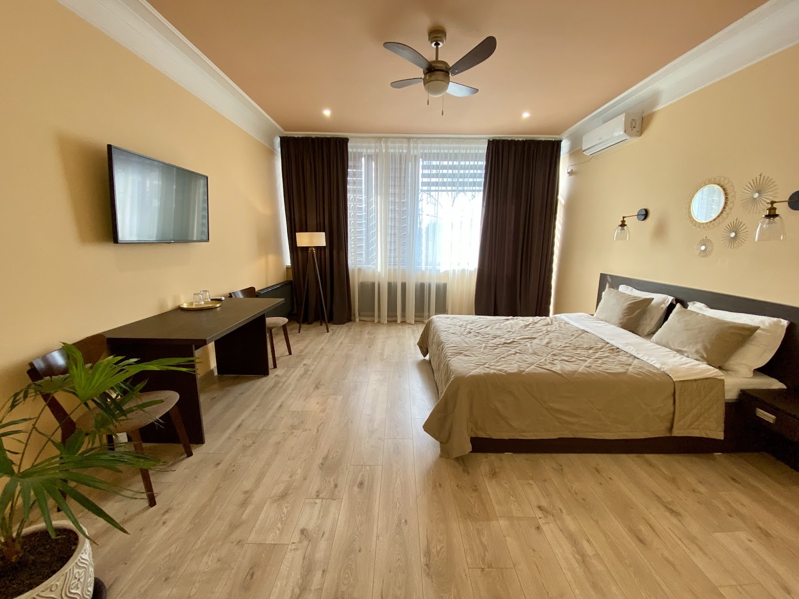 Marco Polo · Hotel & Restaurant