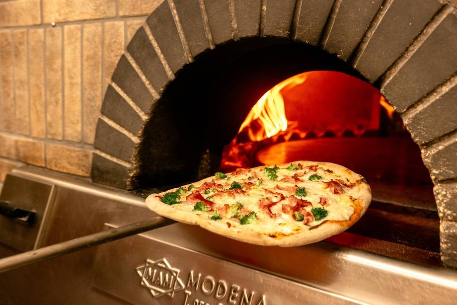 Casa della Pizza - Italian in Botanica (photo 3)