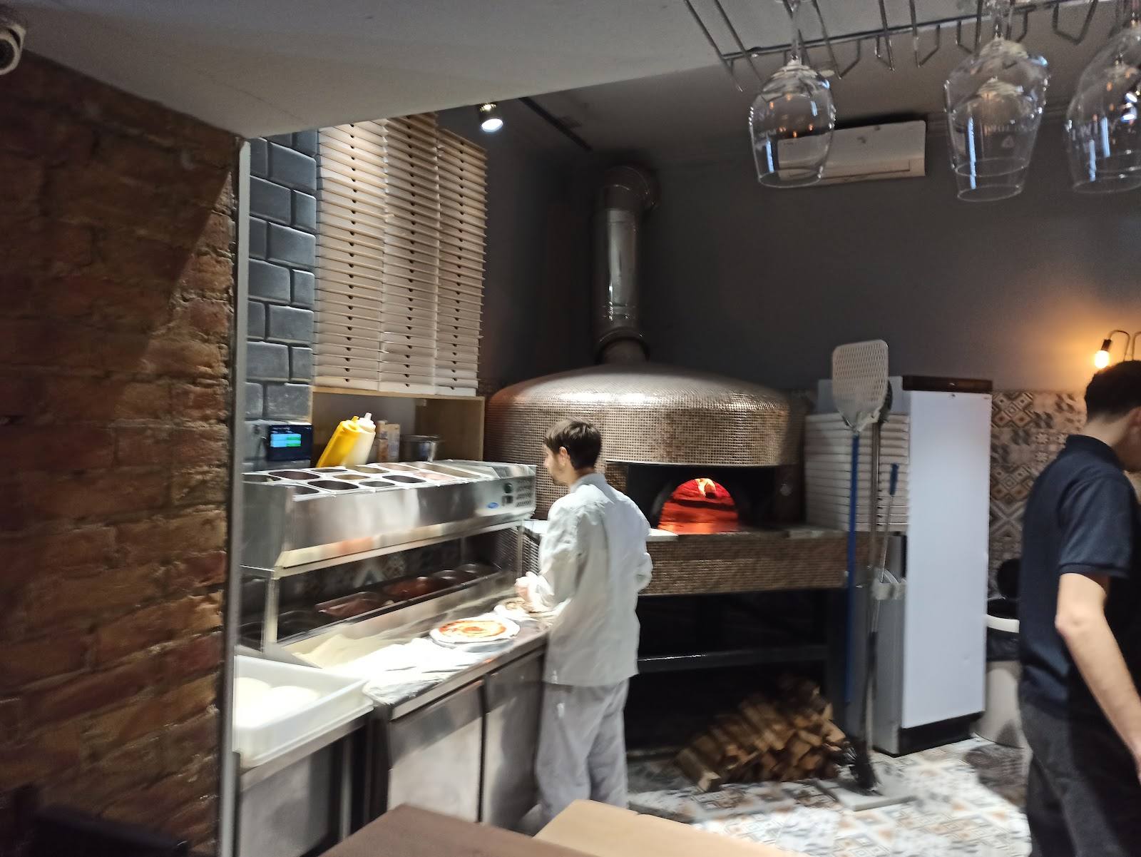 Little Napoli - Italian in Centru (photo 2)