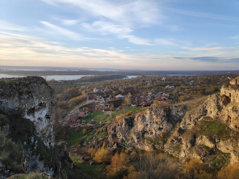 Defileul Duruitoarea Veche - Rezervație naturală în Duruitoarea (foto 2)