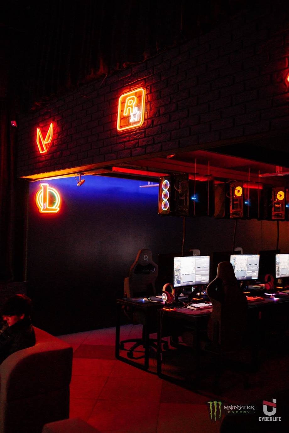 CYBERLIFE - Club de gaming în Botanica (foto 5)