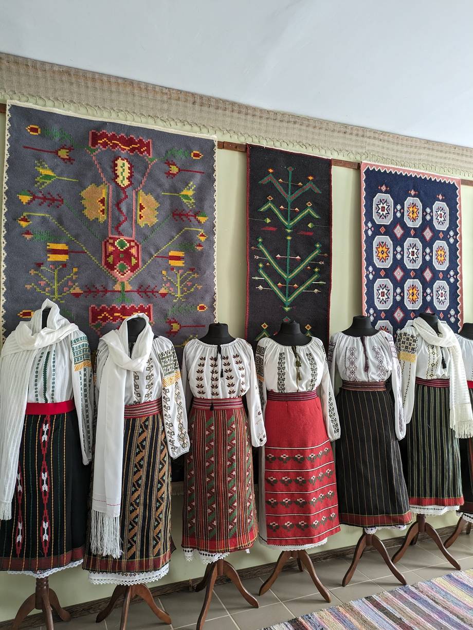 Craft Complex "Arta Rustică" - Țesut tradițional în Clișova Nouă (foto 5)