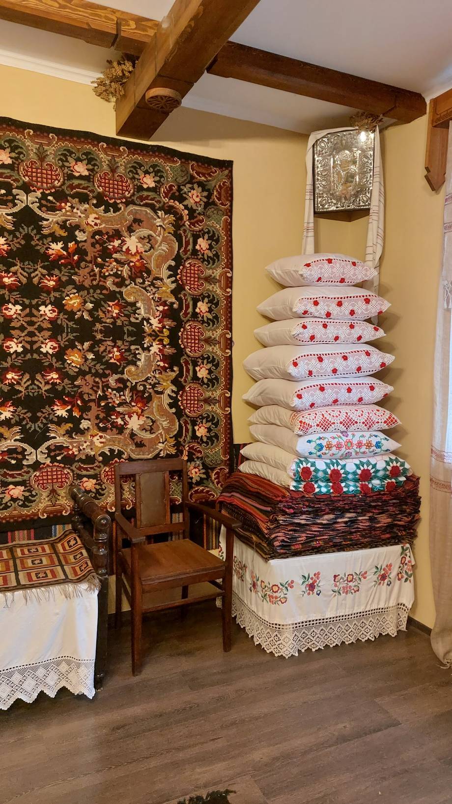 Craft Complex "Arta Rustică" - Țesut tradițional în Clișova Nouă (foto 6)