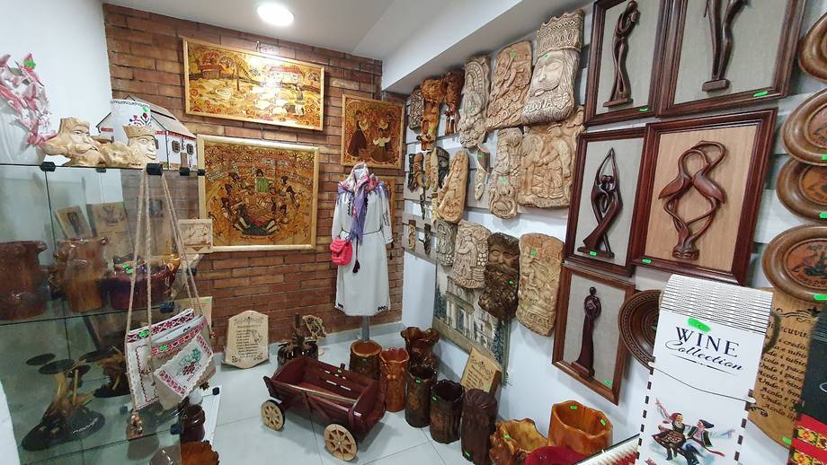 Souvenirs Folk & Art - Magazin produse locale în Centru (foto 5)