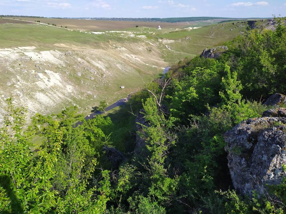 Rezervația Peisagistică „La Castel" - Rezervație naturală în Cobani (foto 3)
