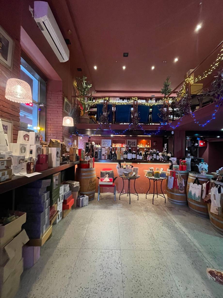 Pianyi Ugol - Wine bar in Centru (photo 5)