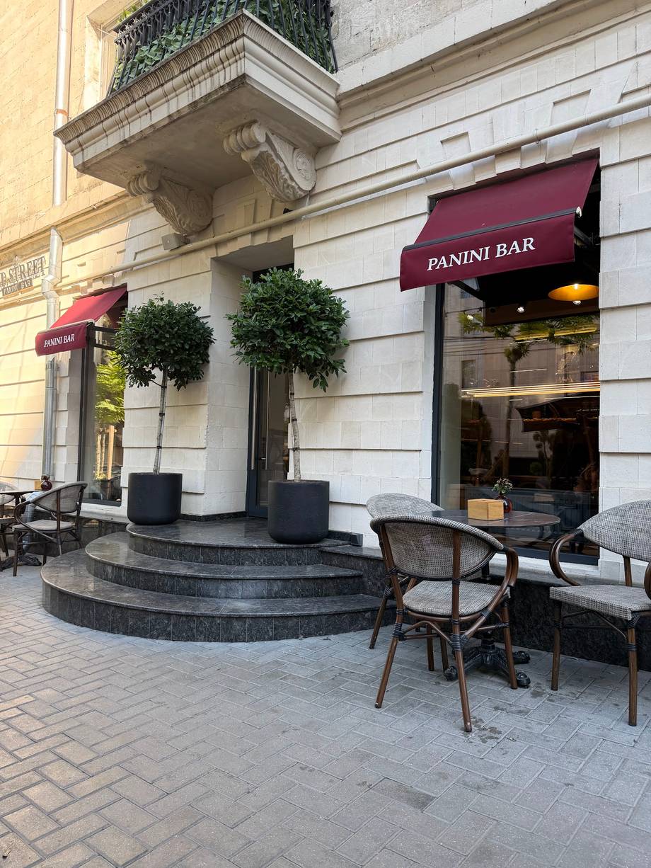 The Old Street · Panini Bar - Italian in Centru (photo 2)