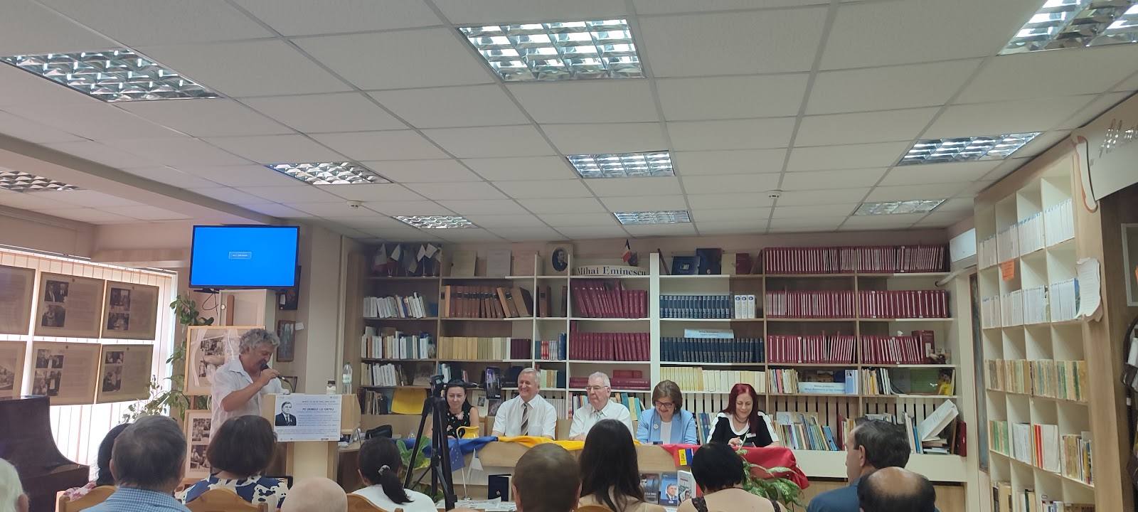 Centrul Academic Internațional Eminescu - Art gallery in Botanica (photo 2)