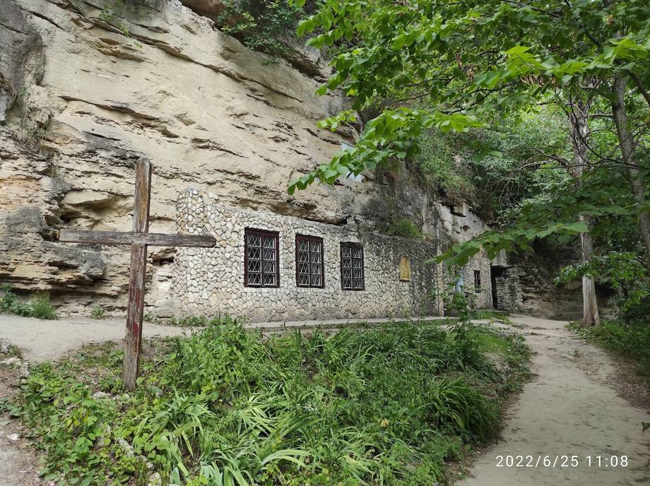 Saharna Waterfall - Hiking trails in Rezina (photo 2)