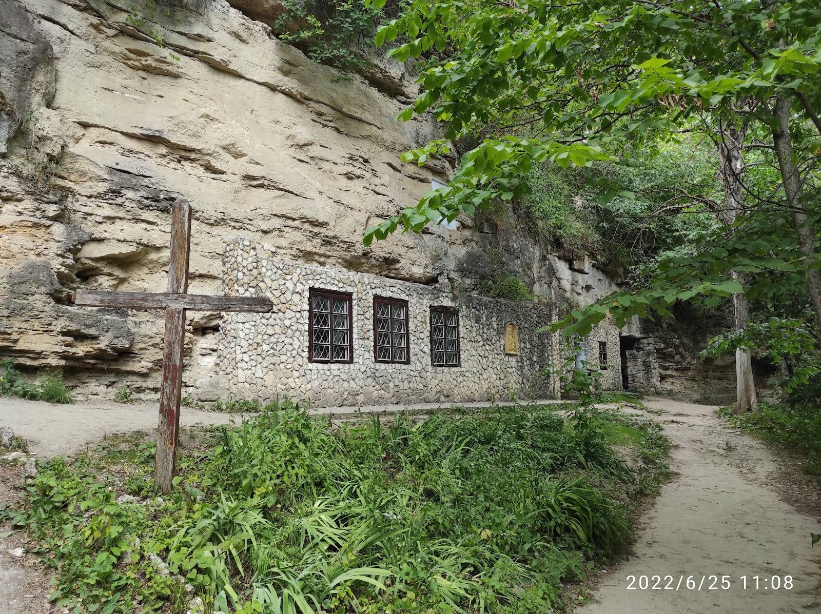 Saharna Waterfall - Hiking trails in Saharna (photo 2)