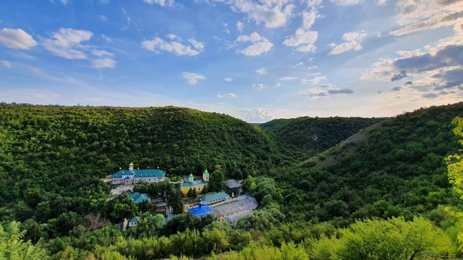 Saharna Waterfall - Hiking trails in Rezina (photo 5)