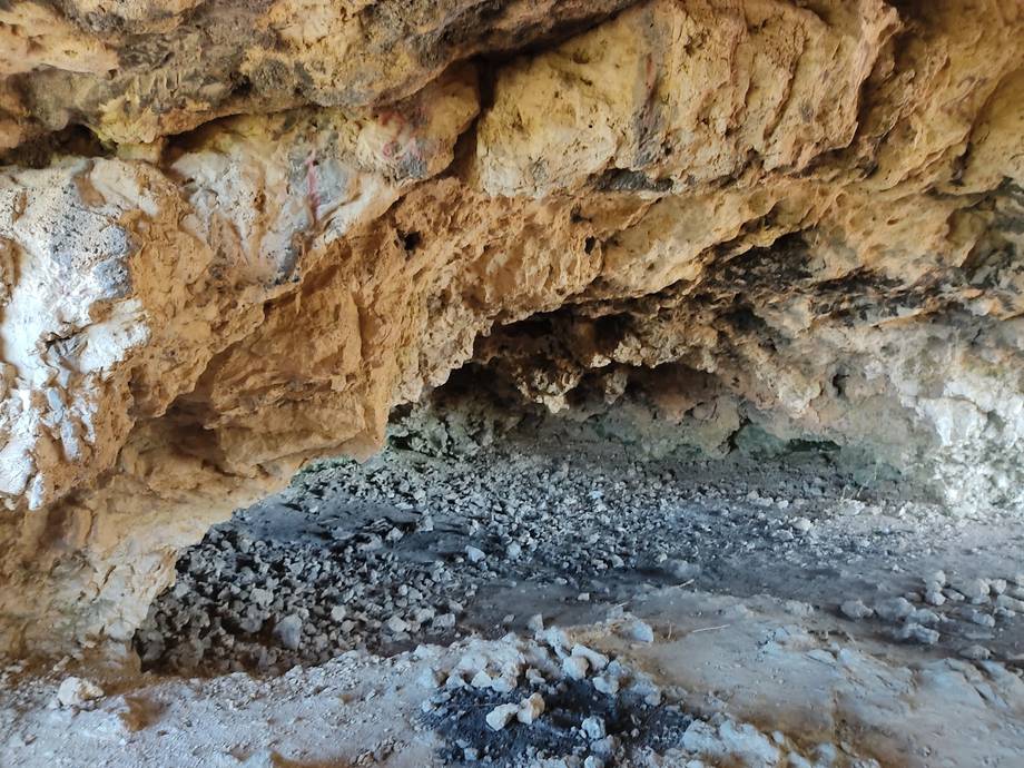 Grota Duruitoarea Veche - Sit arheologic în Duruitoarea (foto 6)