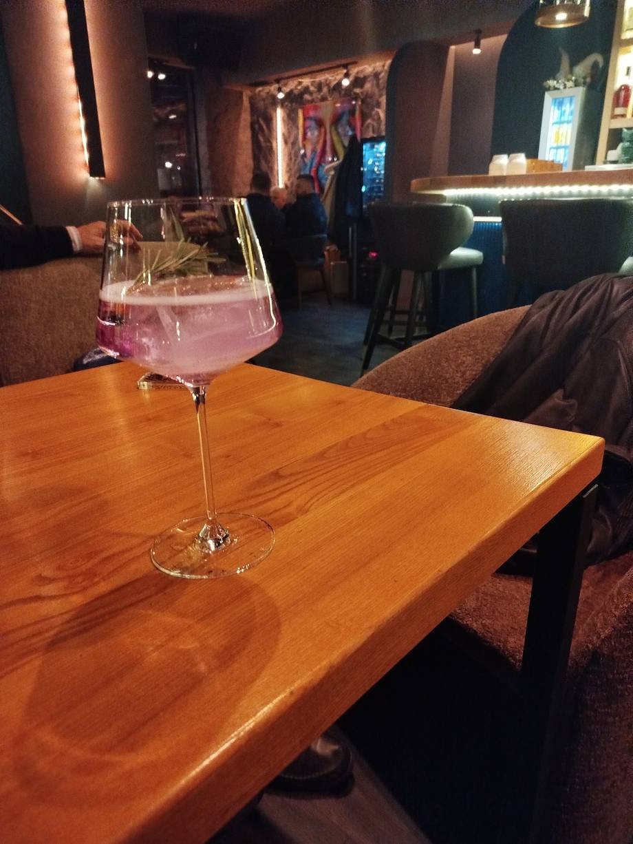 Sensi Bar & Café - Cocktail bar în Centru (foto 5)