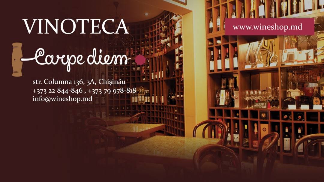 Vinoteca Carpe Diem wine shop with wooden wine racks and warm ambient lighting