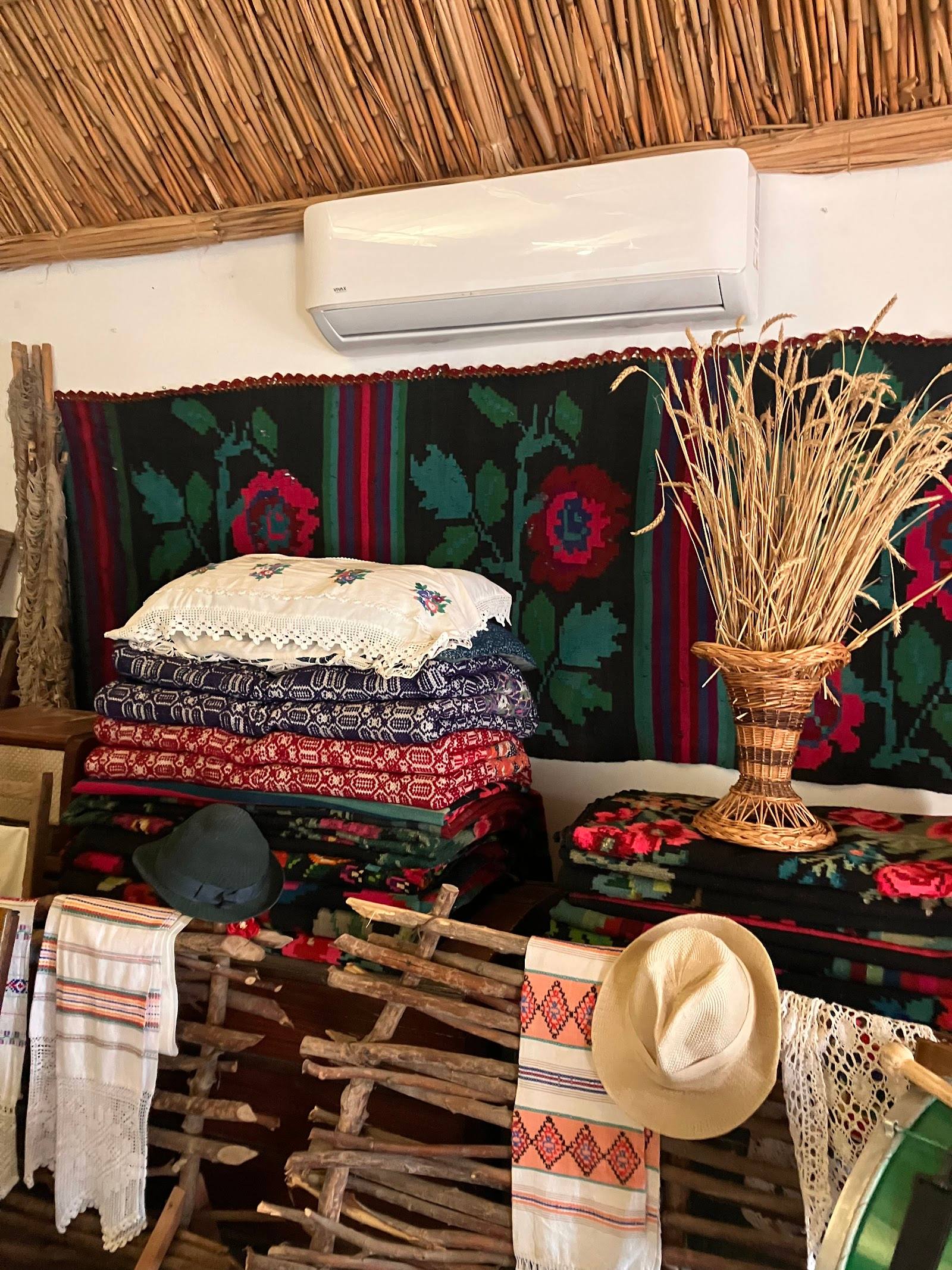Muzeul Pâinii Văleni · Bread Museum - Muzeu etnografic în Văleni (foto 2)