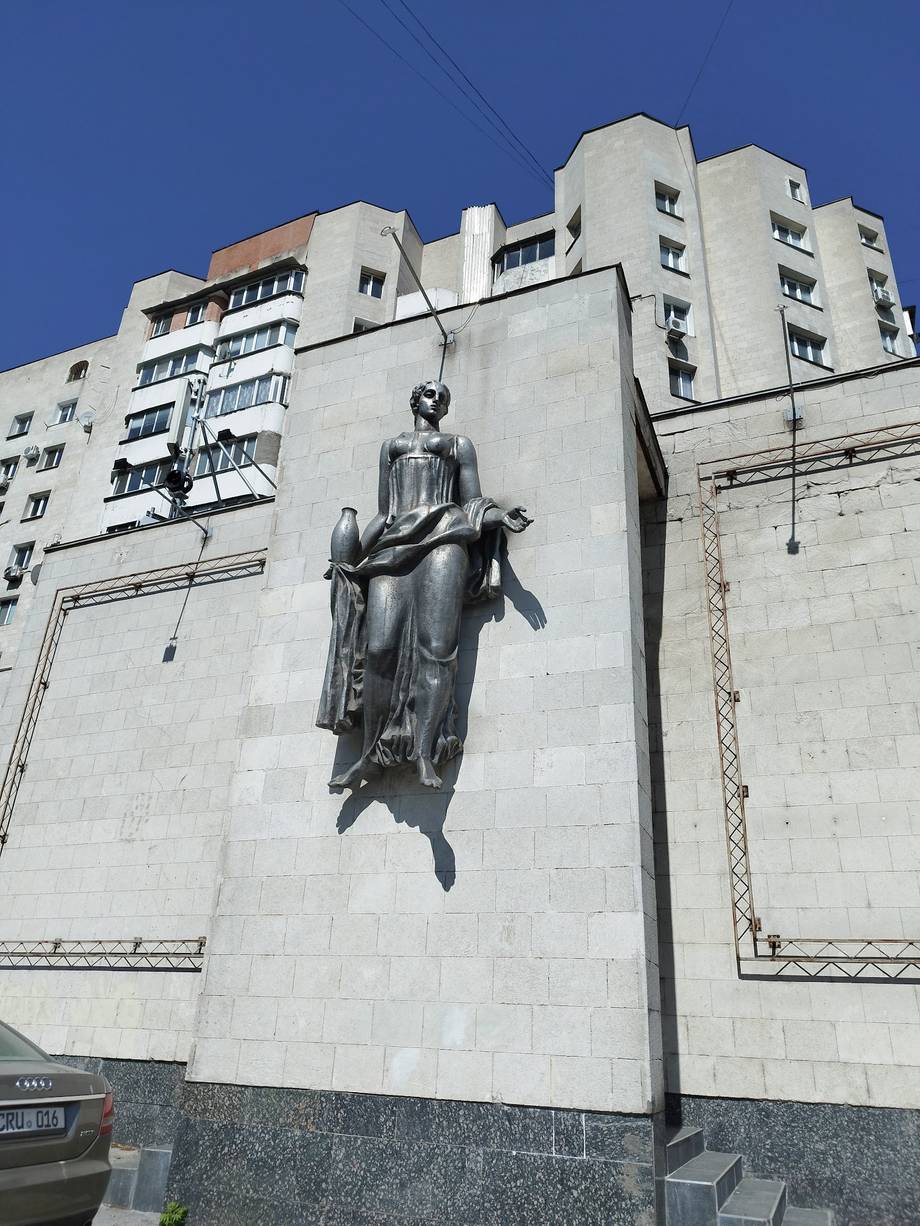 Centrul Expozițional „Constantin Brâncuși" - Art gallery in Centru (photo 4)