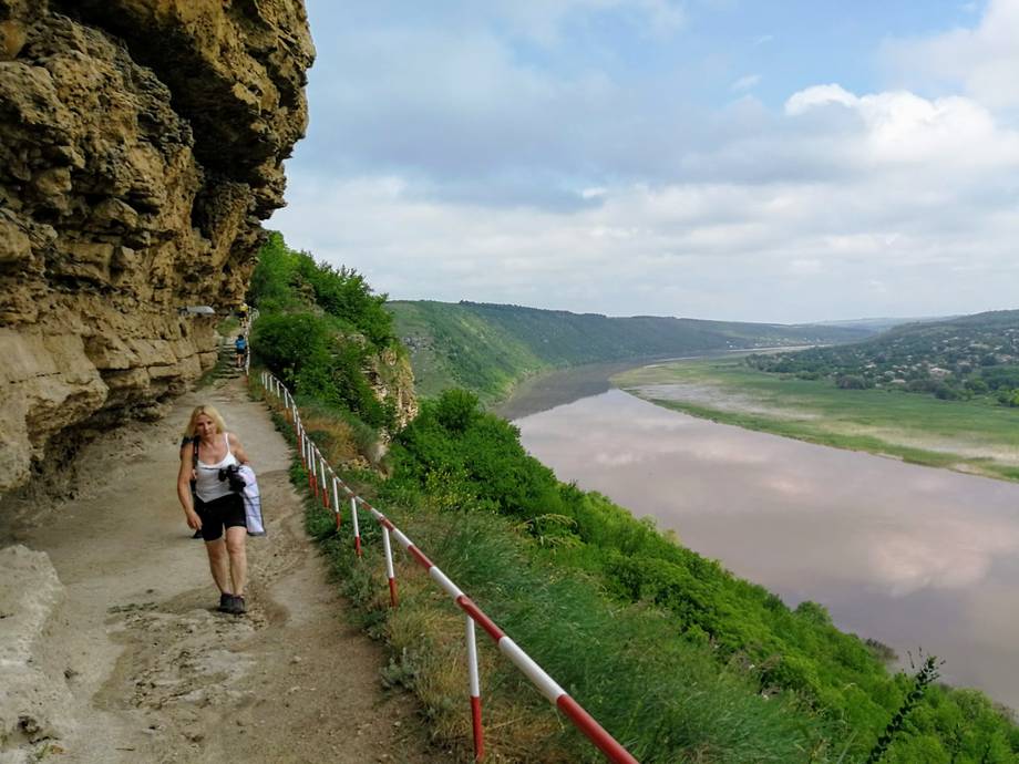 Mănăstirea Rupestră Țipova - Cave monasteries in Țipova (photo 4)