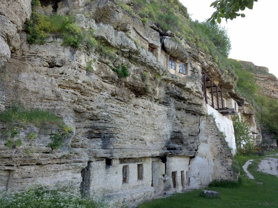 Mănăstirea Rupestră Țipova - Cave monasteries in Țipova (photo 6)