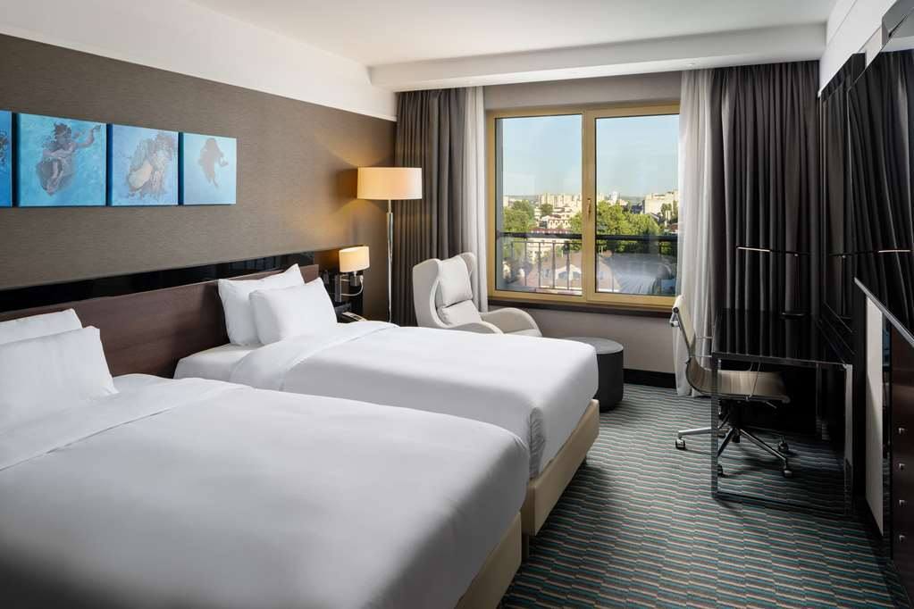 Radisson Blu Leogrand Hotel · Chișinău - Отель Кишинёв, Centru (фото 2)