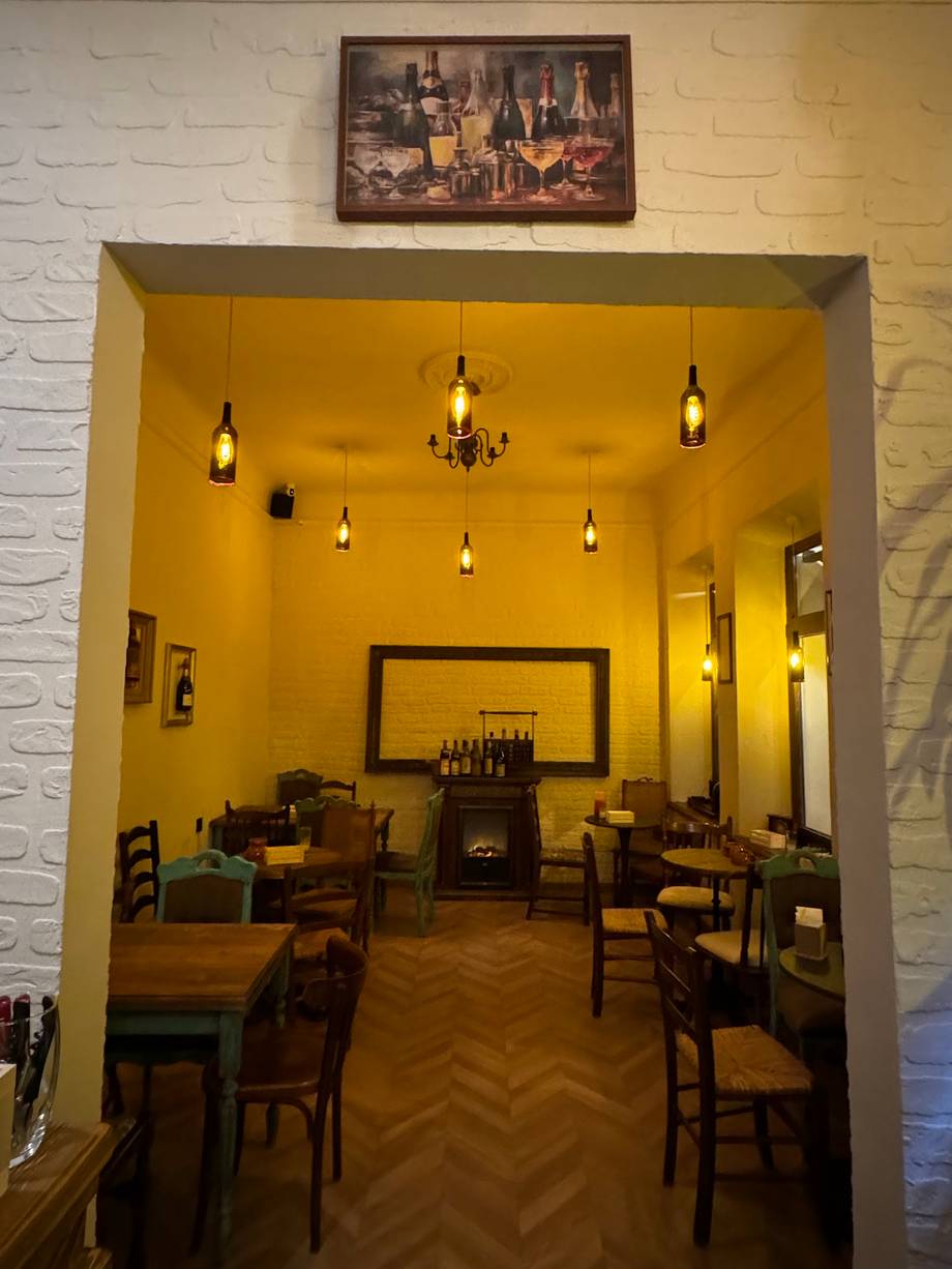 Topit Turnat Wine Bar - Wine bar în Centru (foto 5)
