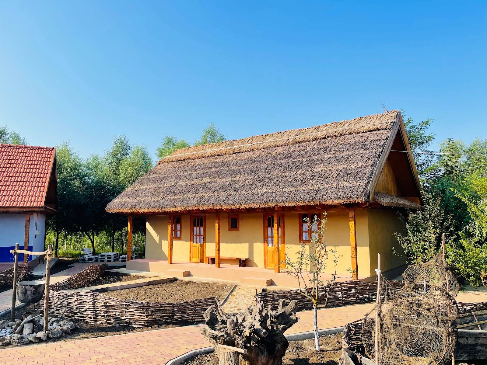 Eco-Village Valeni · Complex Văleni - Rural guesthouse in Văleni (photo 3)