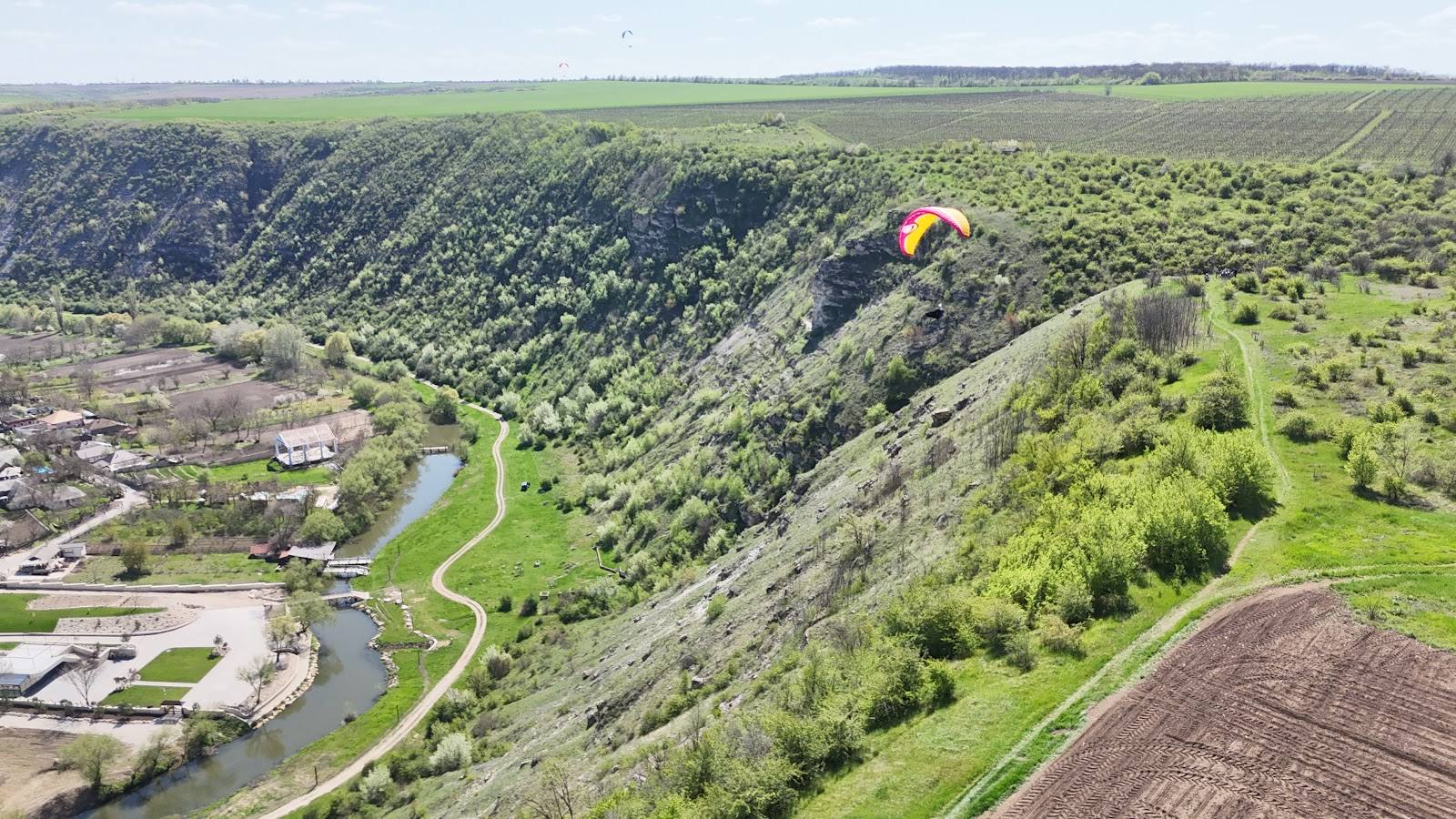 Trebujeni Paragliding · Paraplan.md - Paragliding in Trebujeni (photo 3)