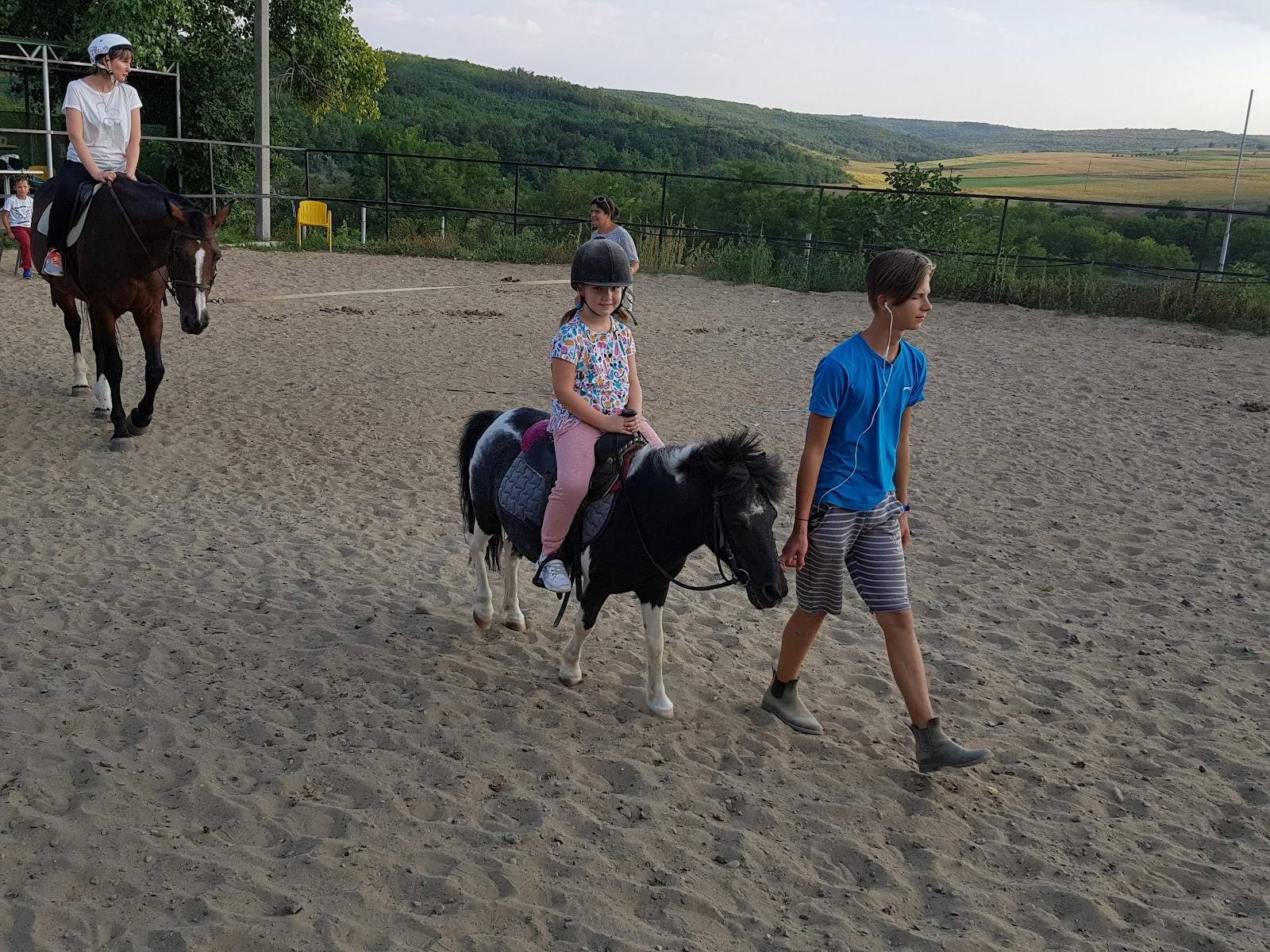 Clubul de Hipism Sparta - Horse riding in Budești (photo 2)