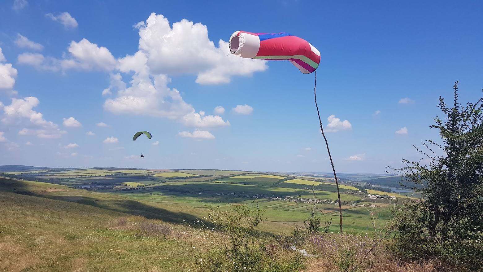 Troița Nouă Paragliding - Paragliding in Hîrbovățul Nou (photo 2)