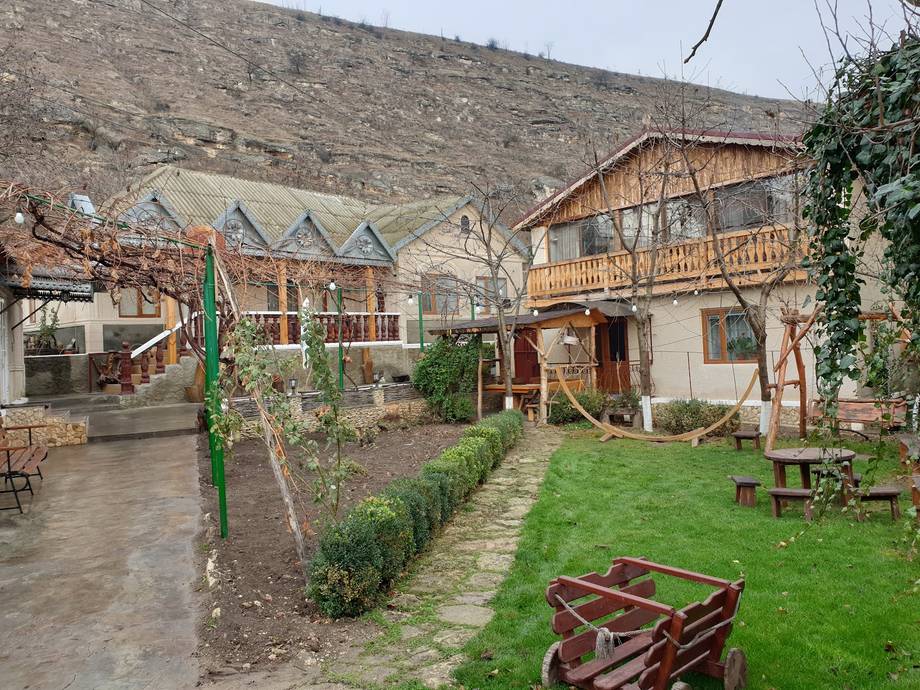 Casa de sub Stâncă - Rural guesthouse in Trebujeni (photo 5)