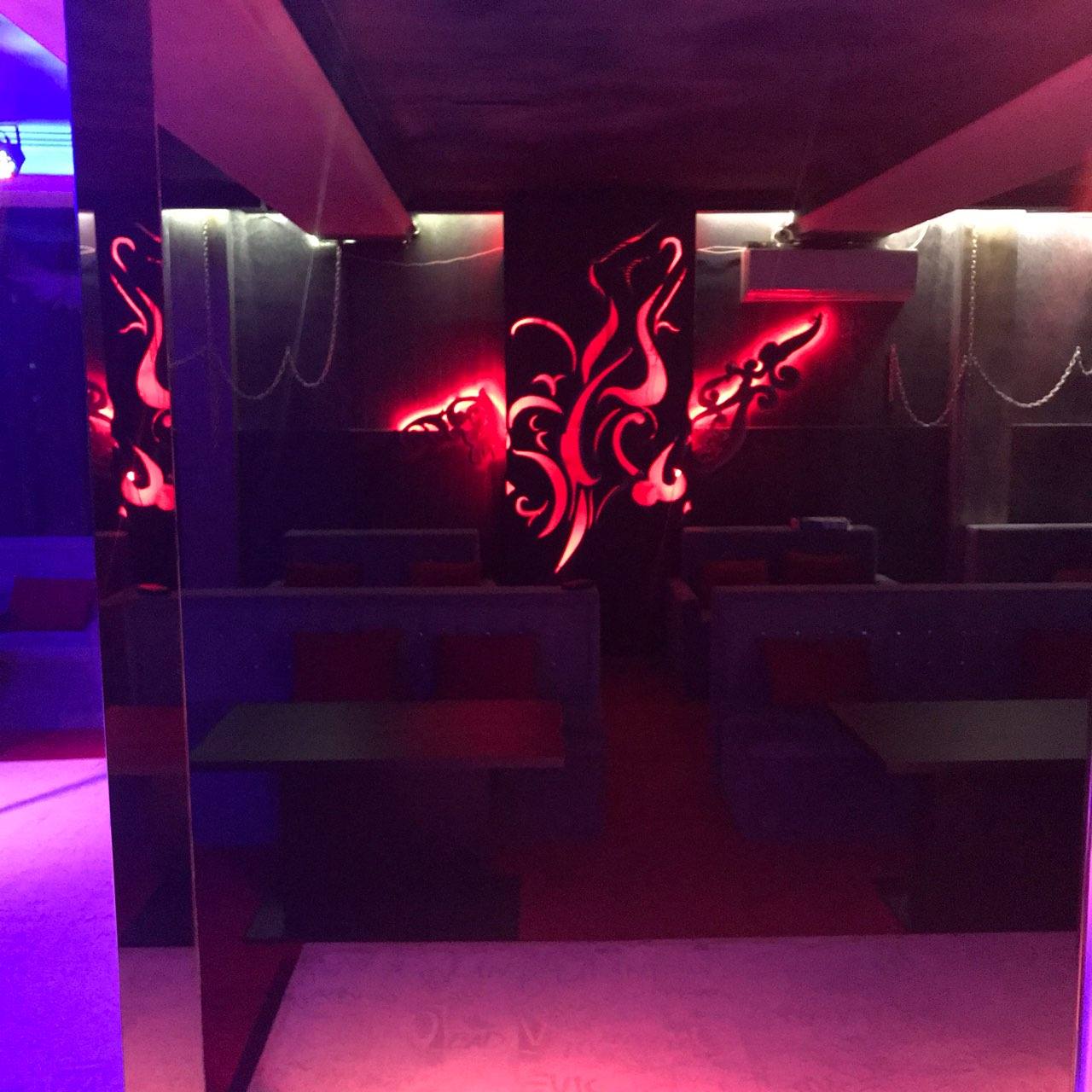 Up & Down Club - Club de noapte în Centru (foto 2)