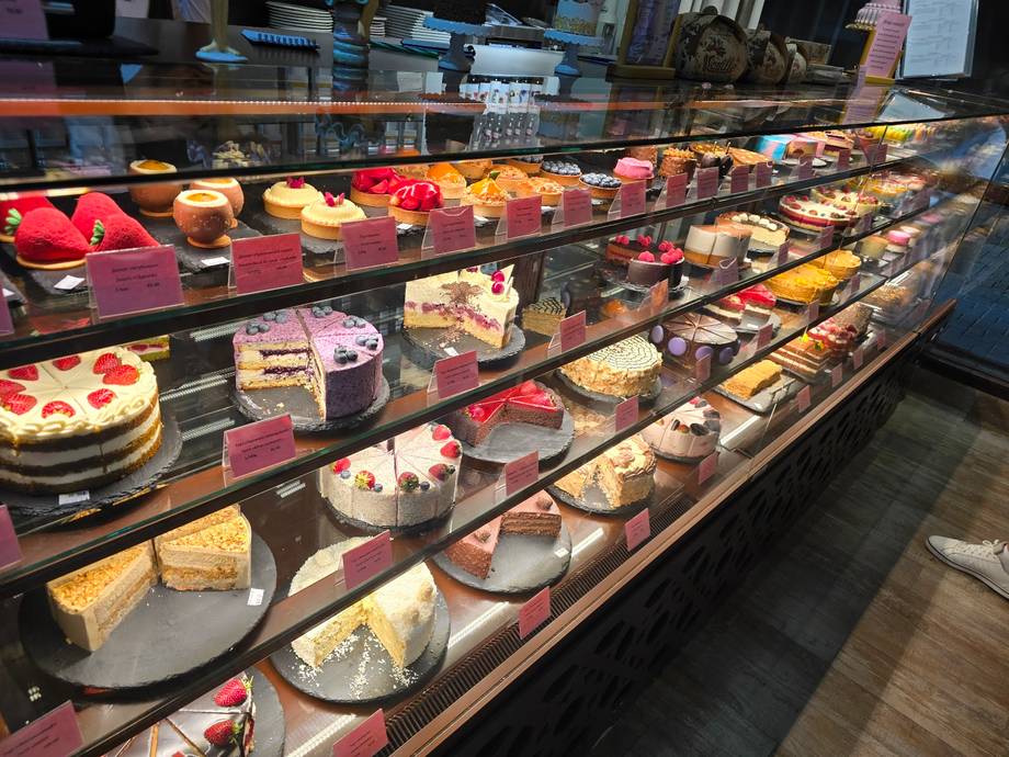Vanille - Traditional bakery in Botanica (photo 4)