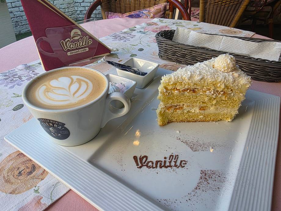 Vanille - Traditional bakery in Botanica (photo 5)