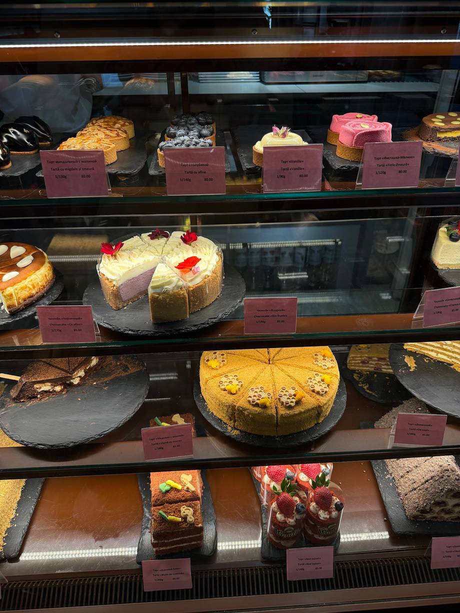 Vanille - Traditional bakery in Botanica (photo 6)