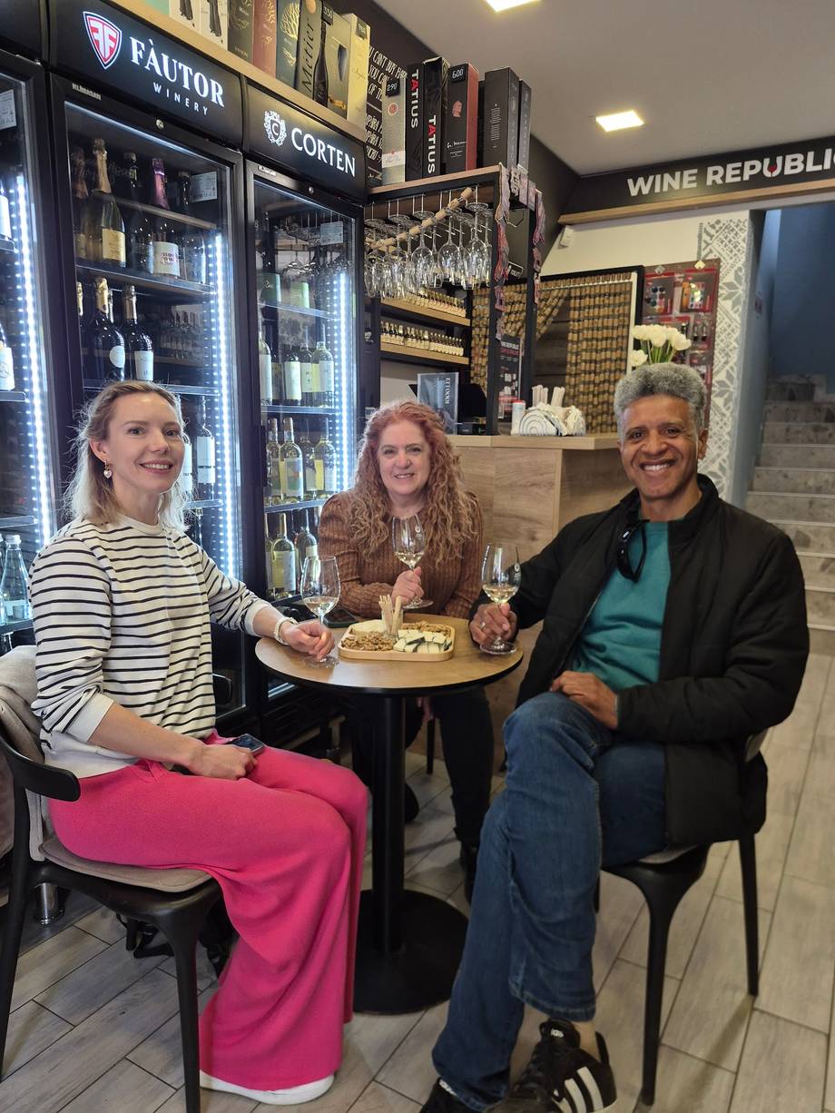 Wine Republic · Șciusev - Wine bar în Centru (foto 6)
