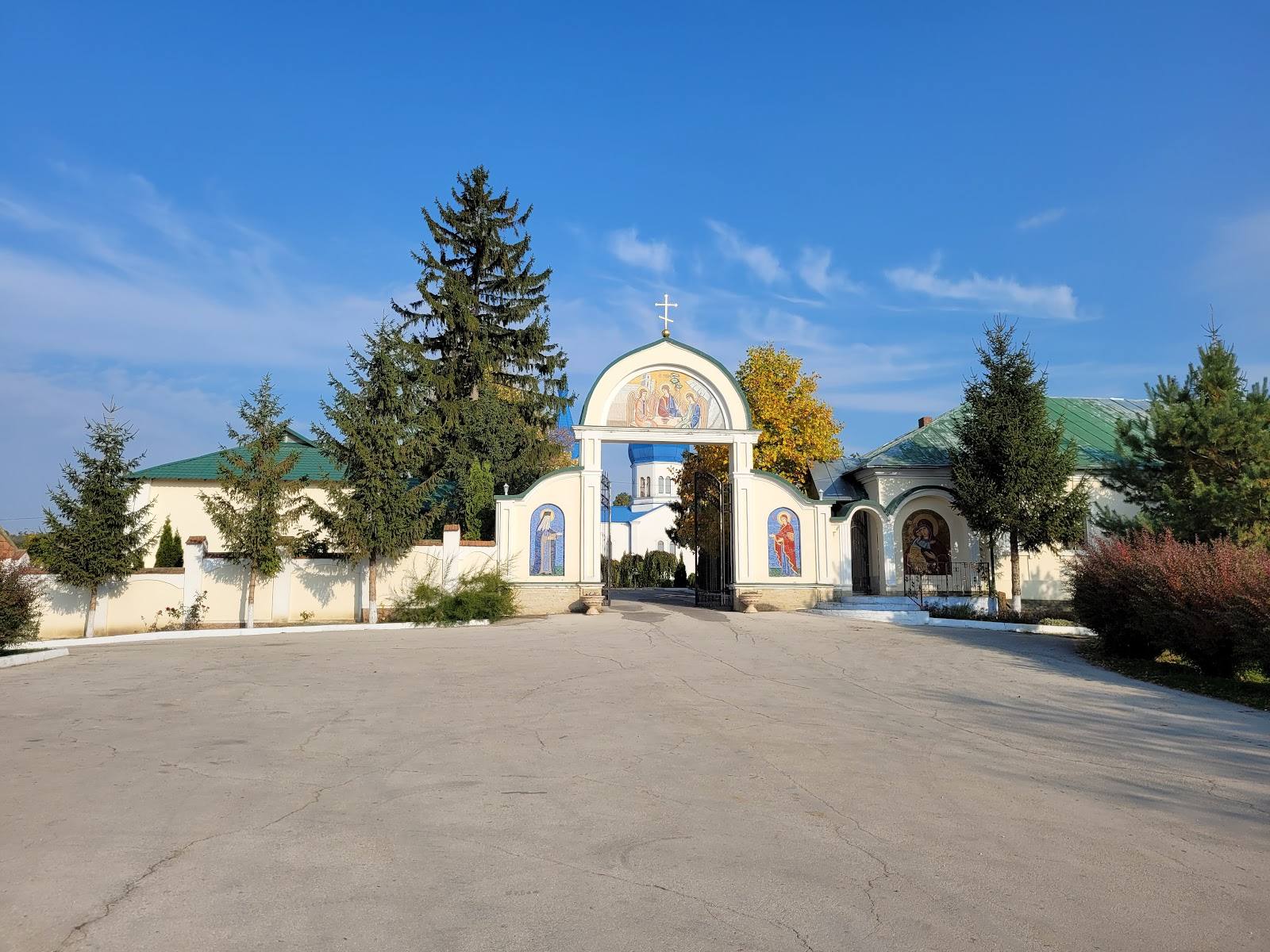 Mănăstirea Frumoasa - Active monasteries in Frumoasa (photo 2)