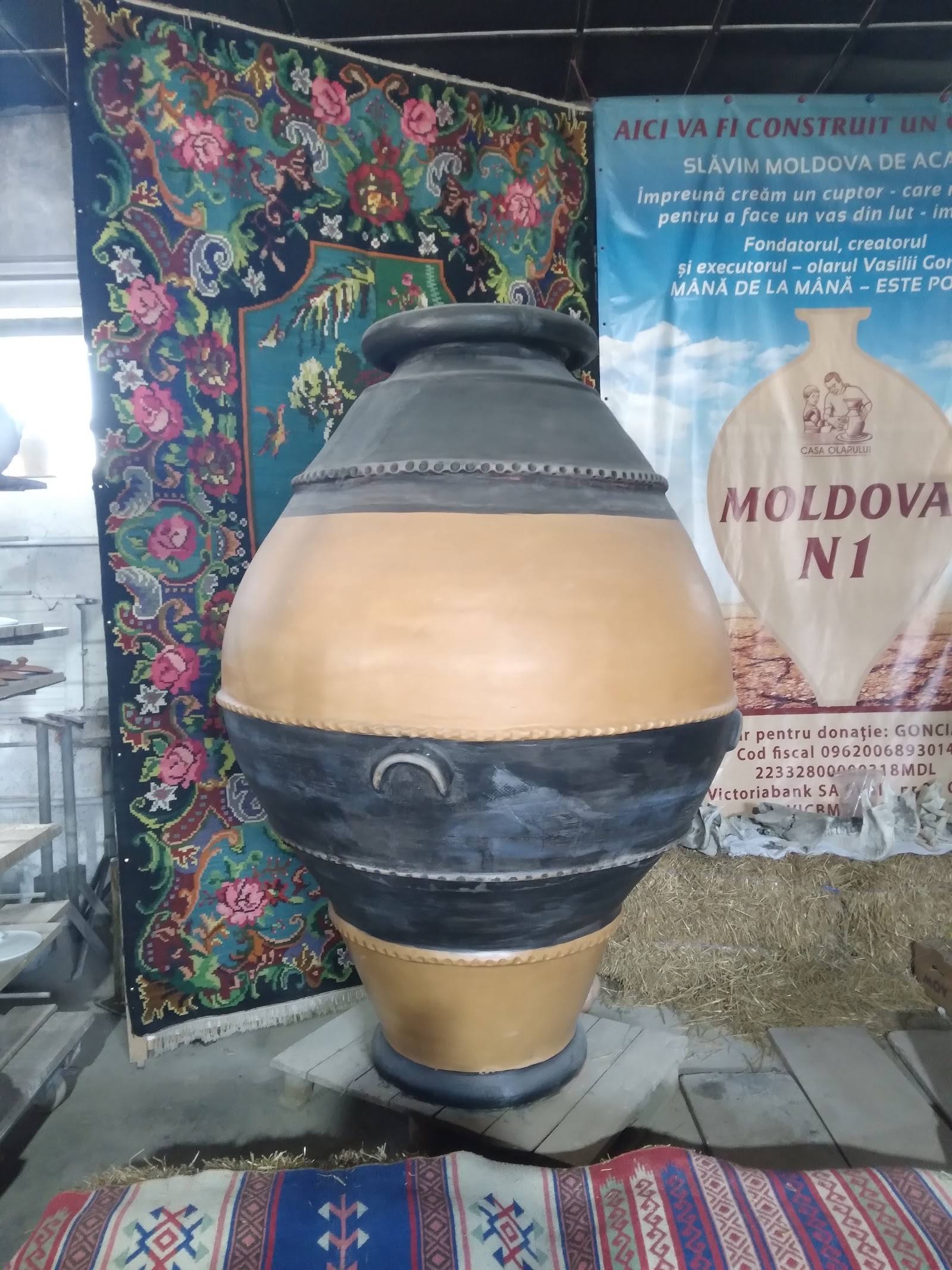 Casa Olarului "Vasile Gonciari" - Pottery in Hogineşti (photo 2)