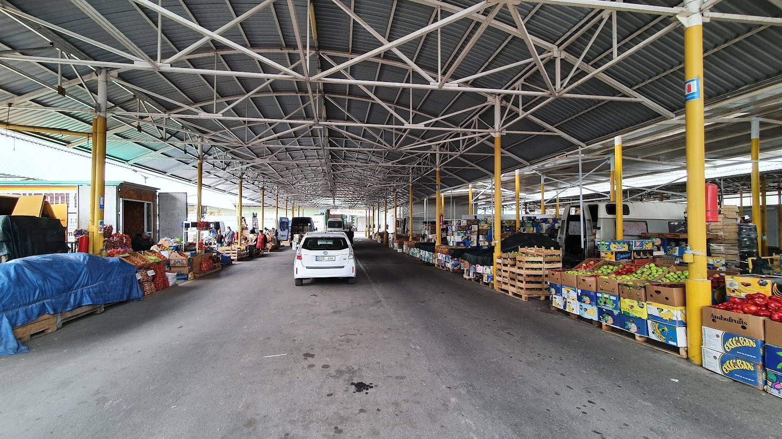 Piața Angro Revenco - Local market in Ciocana (photo 2)