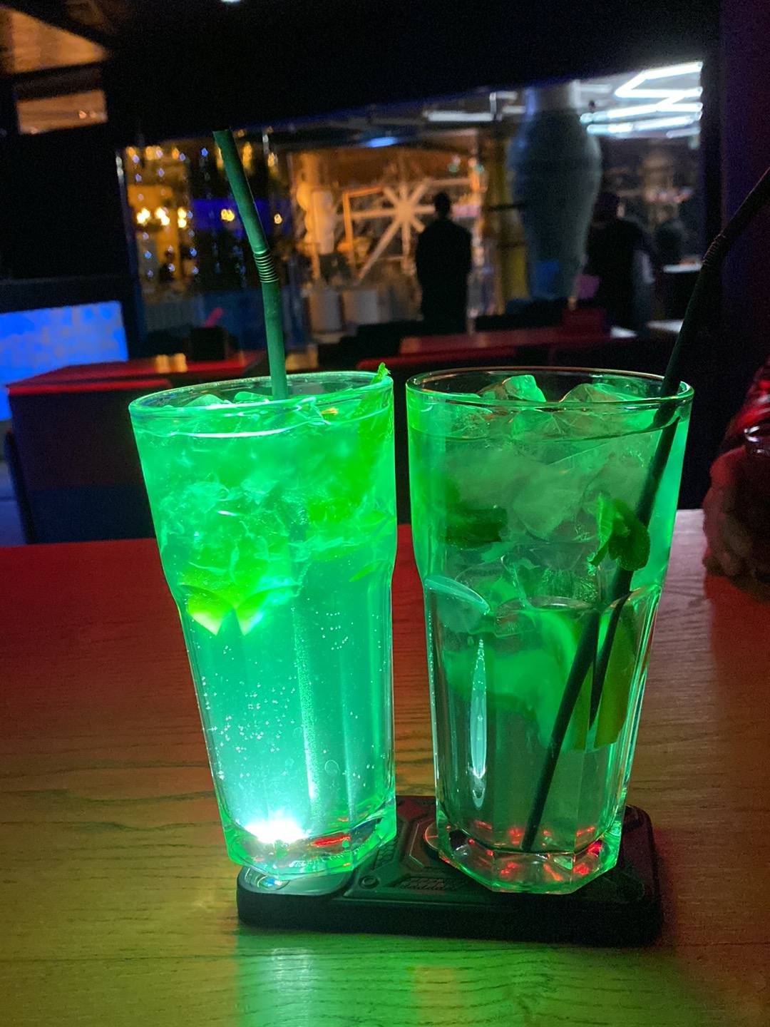 Midpoint - Terasă cu vedere în Centru (foto 3)