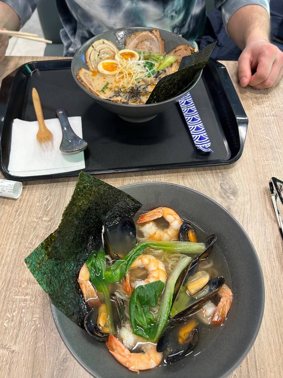 Sugoi Ramen & Burgers - Asian in Centru (photo 4)