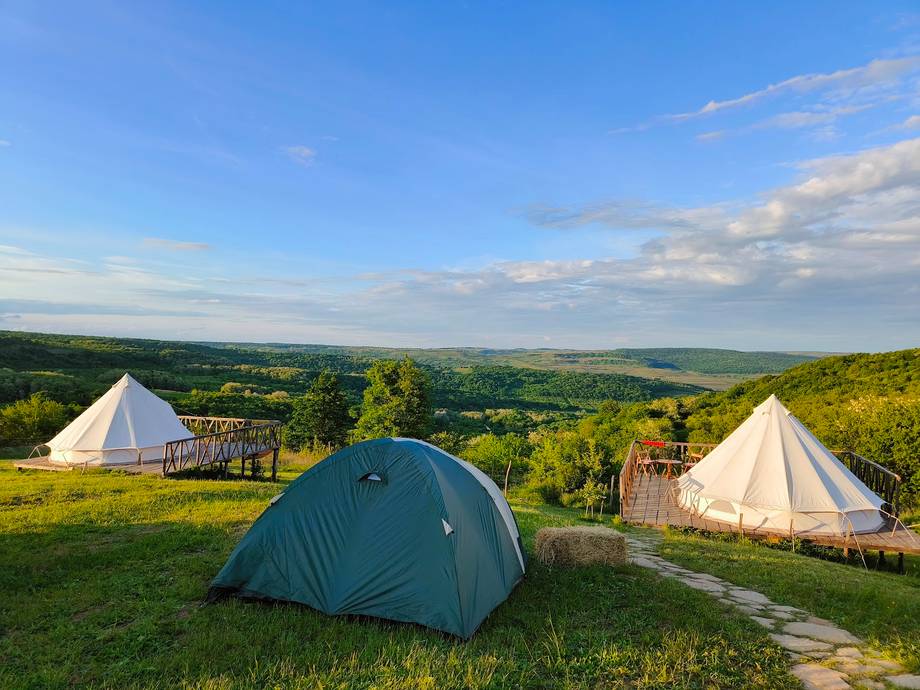 Camping „Pe Toloacă" - Camping in Milești (photo 4)