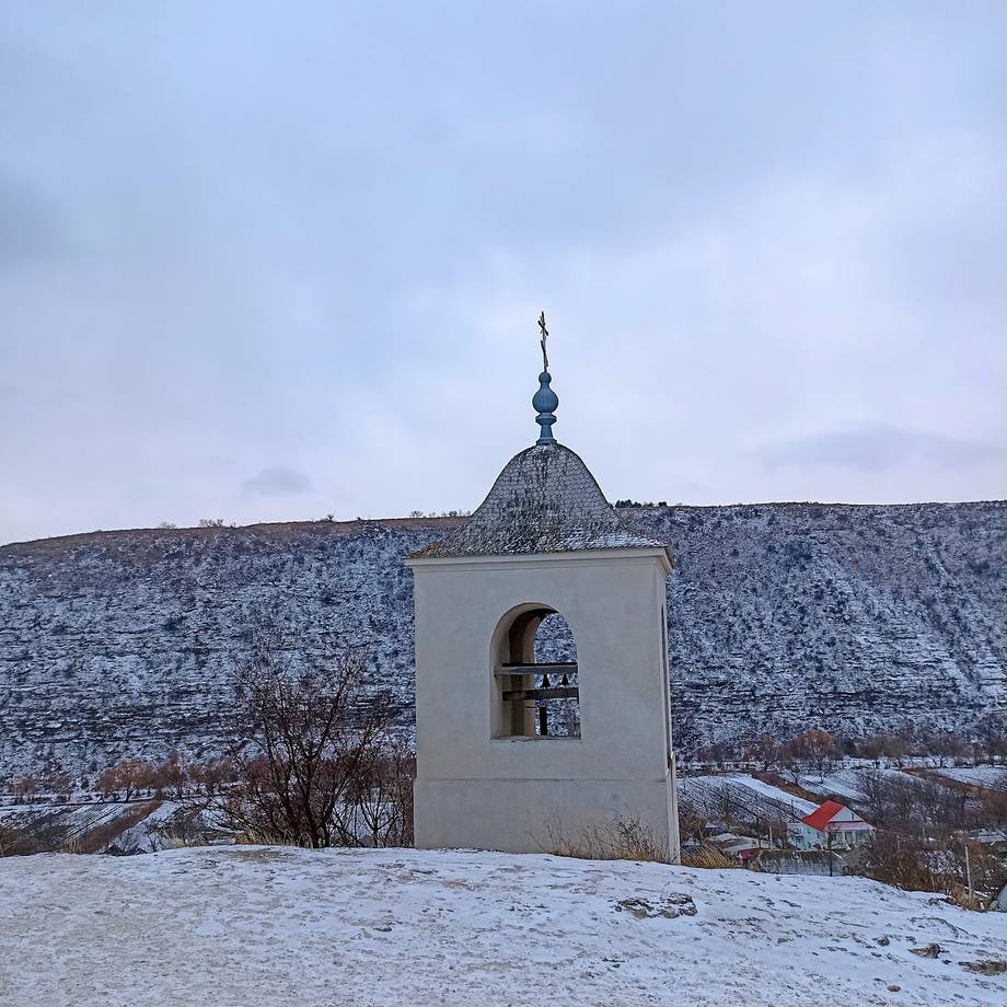 Schitul Pârcălabului Bosie - Cave monasteries in Butuceni (photo 6)