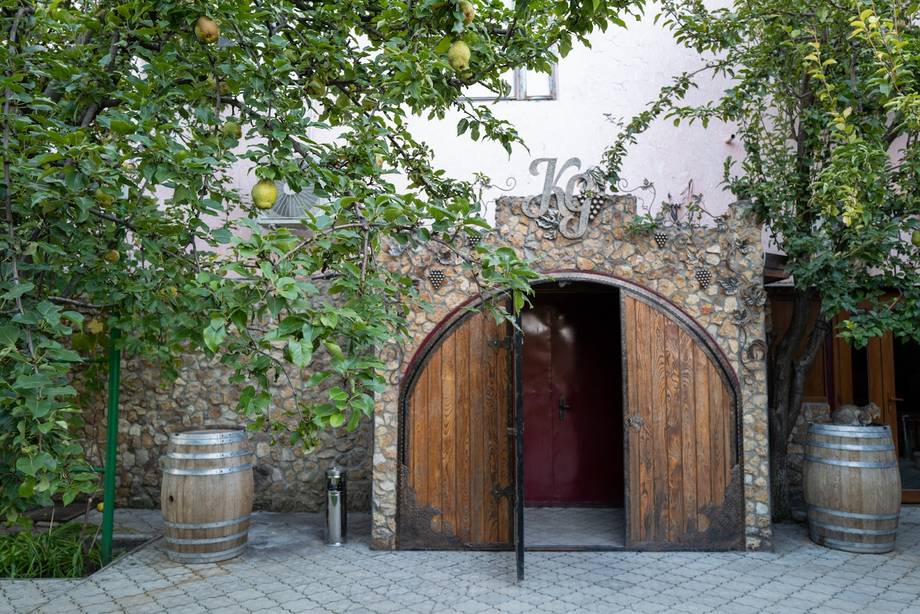 KaraGani Winery - Premium wine estates in Vulcănești (photo 4)