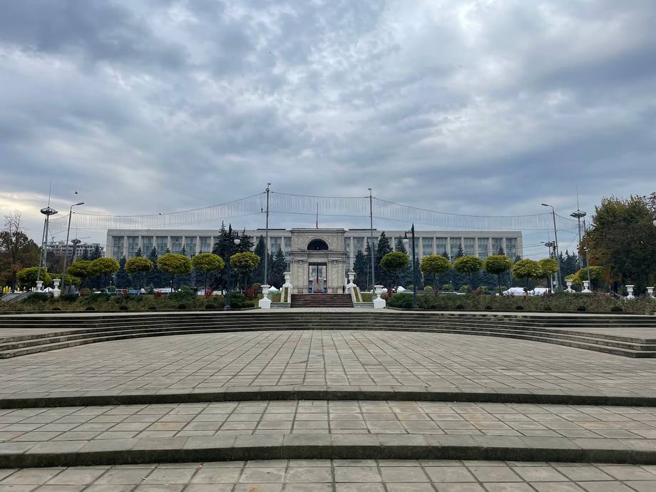 Arcul de Triumf · The Triumphal Arch - Monuments in Centru (photo 5)