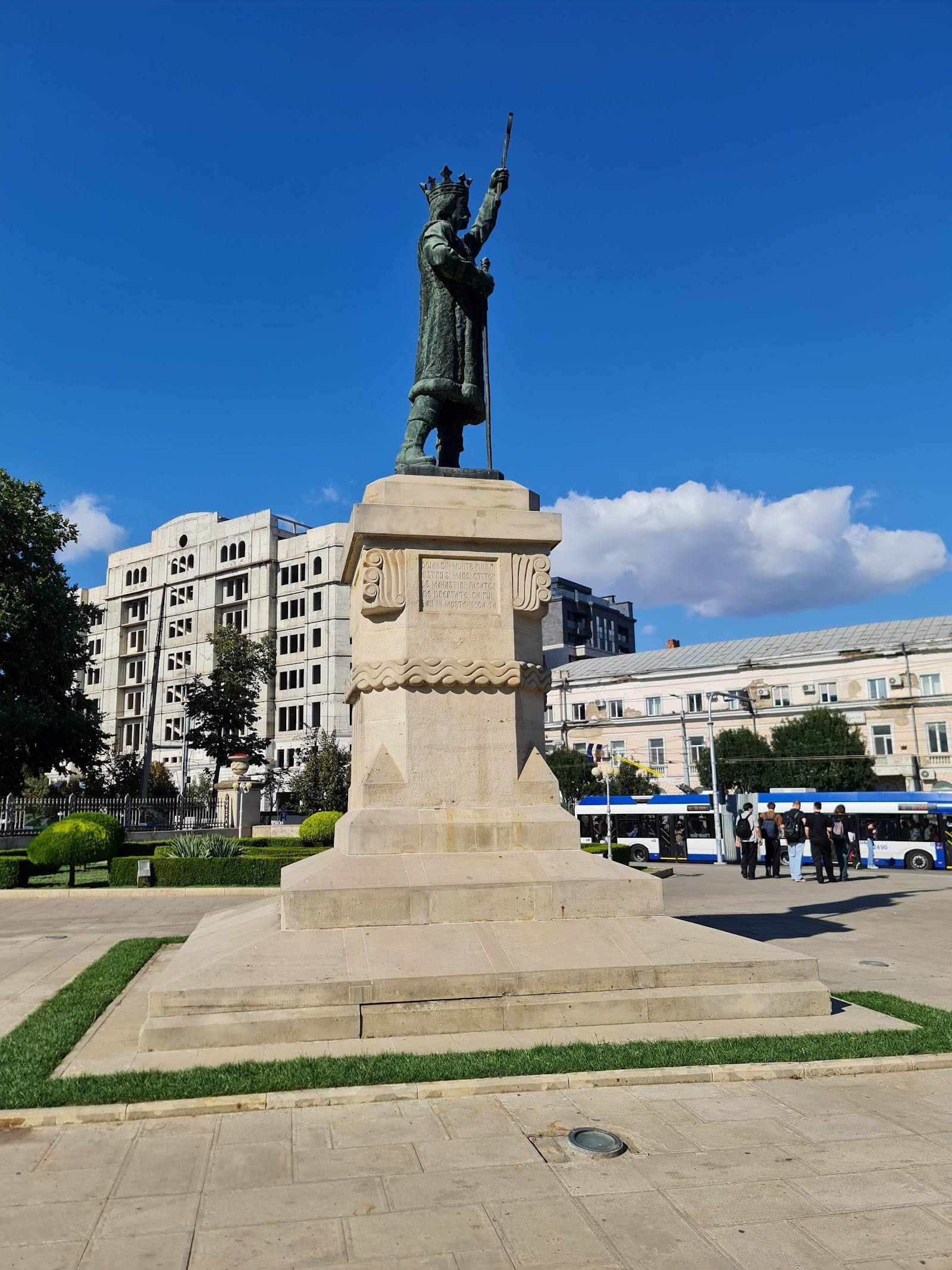 Monumentul Ștefan cel Mare și Sfânt - Monumente în Centru (foto 2)