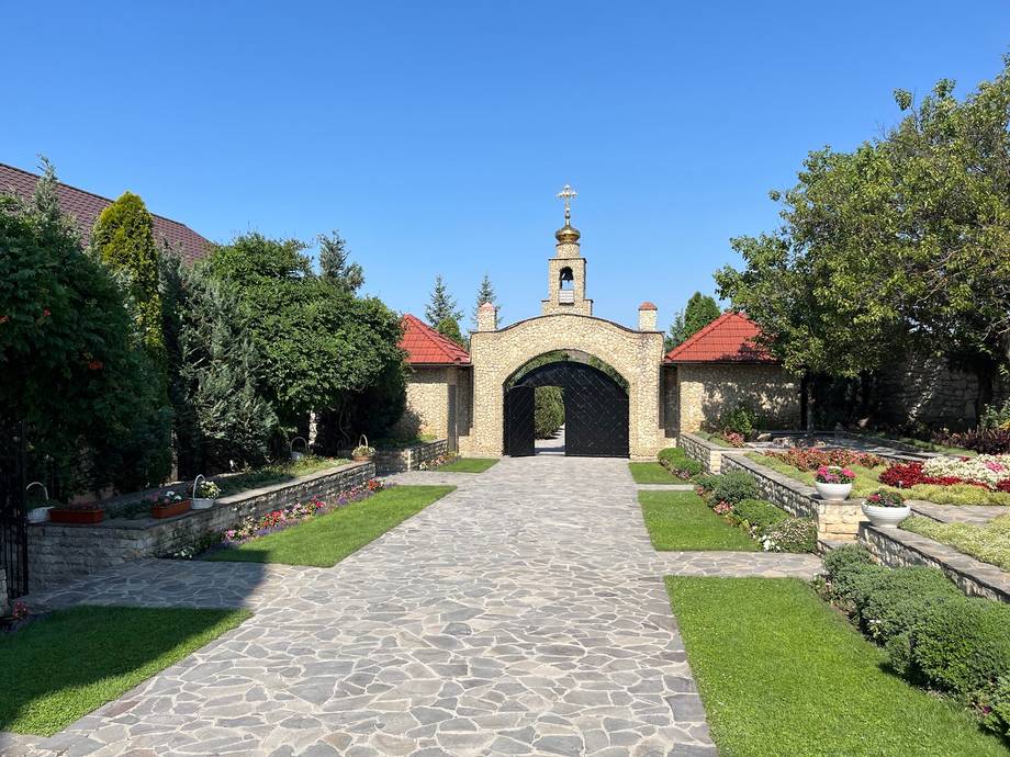 Biserica Sfânta Maria Butuceni - Mănăstiri active în Butuceni (foto 3)