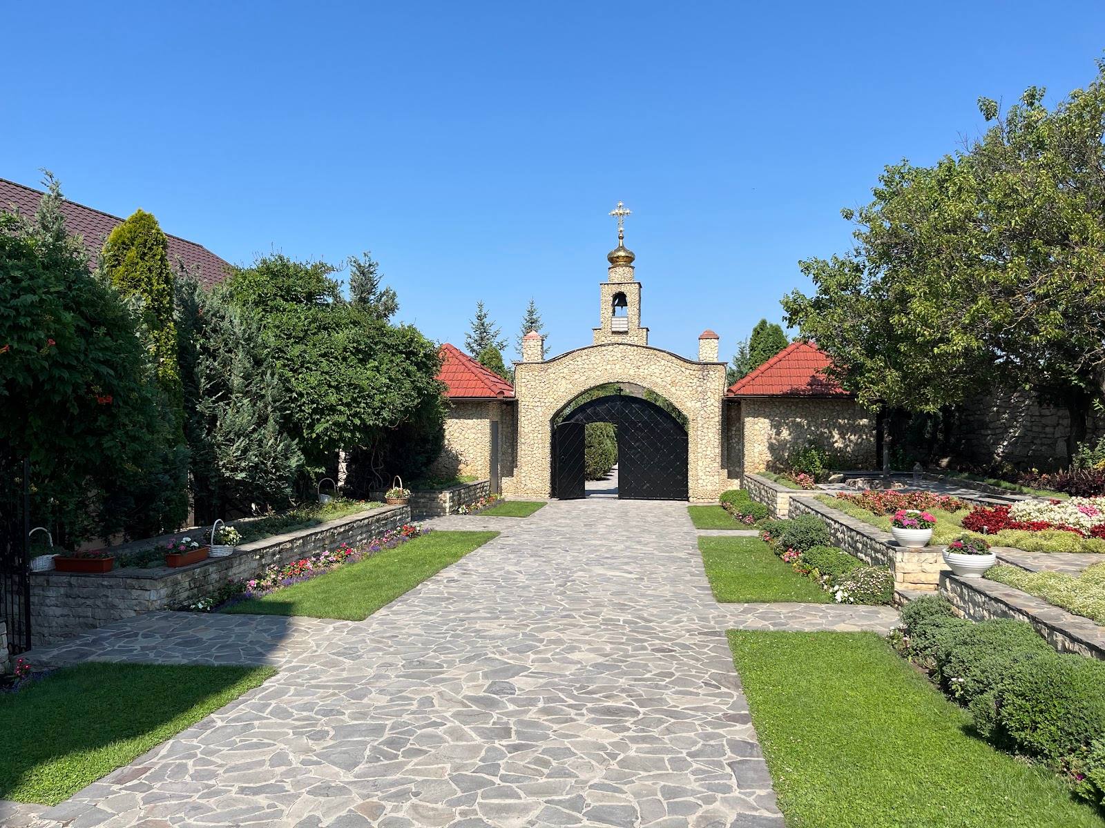 Biserica Sfânta Maria Butuceni - Действующие монастыри, Butuceni (фото 3)