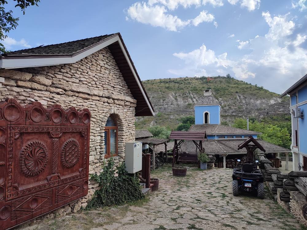 Masa rustică de la final